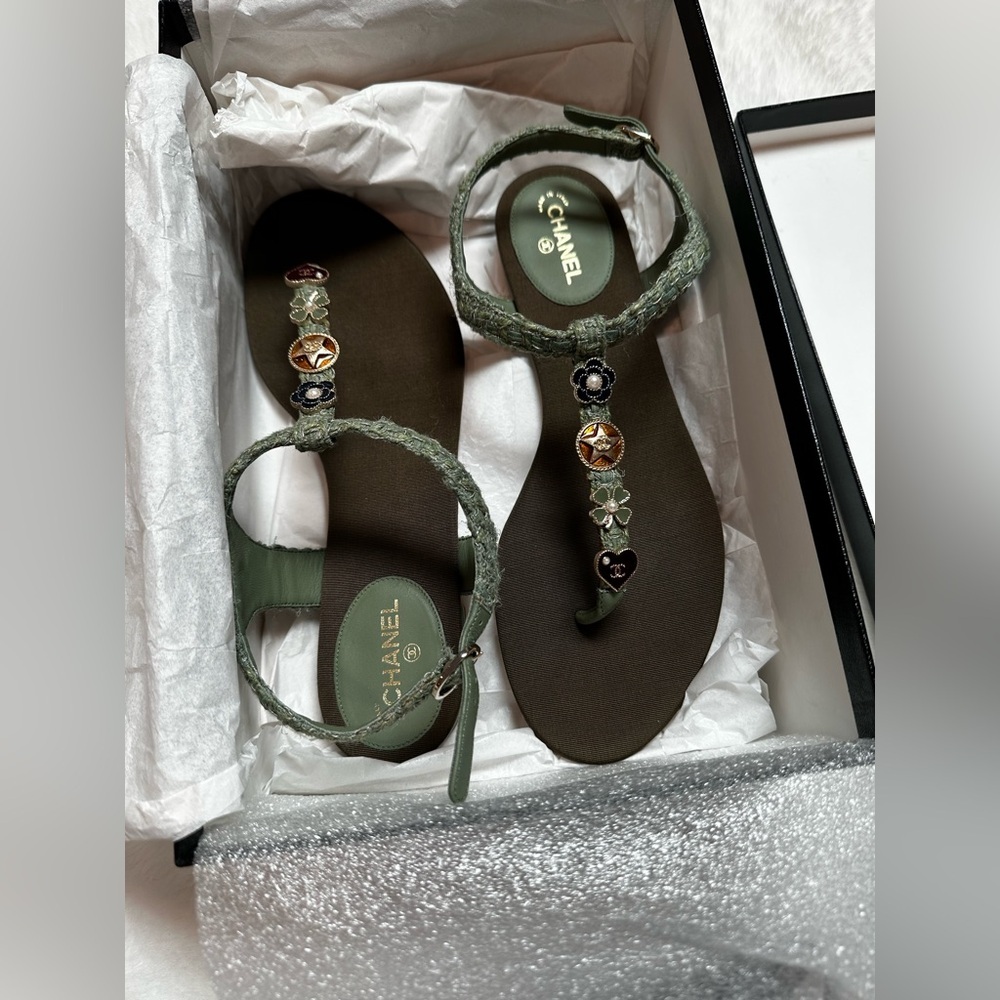 CHANEL Women's Sandals with Green Straps-Thongs,Tweed brand new with box - Picture 10 of 10